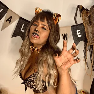 Belle_BrunetteのHappy Halloween 😈🧡🖤の 5枚の写真