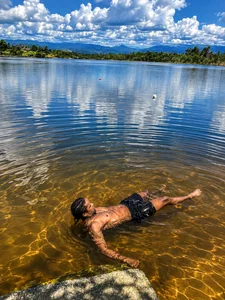 swimming in the lake de AlejoKhalifa_  5 Imagens