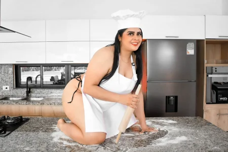 a renowned chef and some sexy and delicious dishes de EmiliBoobss  2 photos