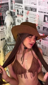 Cherry_Vixen_のCowgirl🐎🎃の 8枚の写真