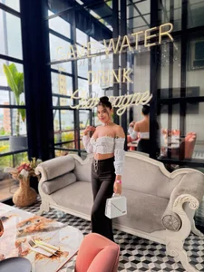 AlyssaDean Casual outing🤍✨ Pic 5