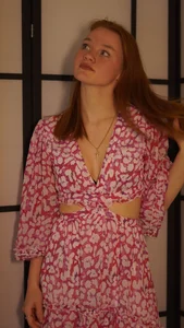 KarlynGow Young lady slika