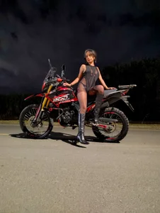 AliceJackkson A somewhat hot ride Pic 5