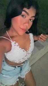 _EmmaMiller_ Public Pic