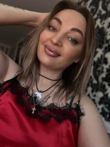 Vellora_ 🍓🍓🍓 Pic