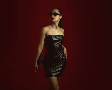 JustVeroo_ Black and red Pic