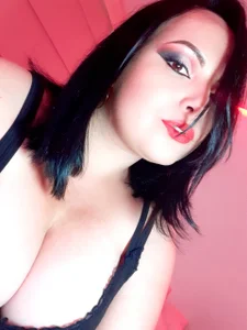 emmagreeyy12 I can be a sweet girl! Pic 7