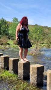 NikkiHolland: River walk in latex dress ( 2 фото)