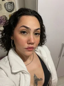 Public de RoseannMcmakin  2 Imagens