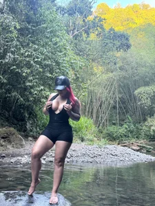 cami_rouxxx_for a walk to the river 🍒❤图片 5