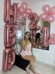 Scarlett_Sk Public Pic 4