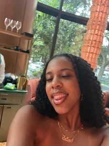 Amina_jay Public зображення 4