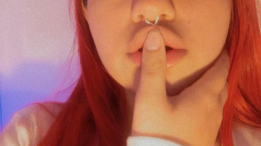 👄♡ 𝑺𝒆𝒙𝒚 𝒓𝒆𝒅 𝒍𝒊𝒑𝒔 𝒇𝒐𝒓 𝒚𝒐𝒖 ♡👄 de redvelvet7  2 Imagens