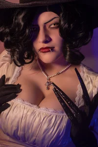 Juyeon__ Lady Dimitrescu🦇 Billede 8