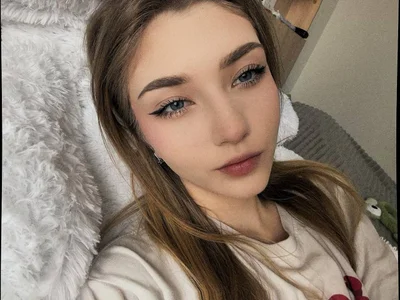 AveryBerksonchilling with adam图片