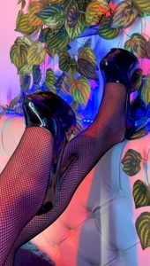 Scarlette_Cooper_ NYLON + HELLS + PANTYHOSE 사진 2