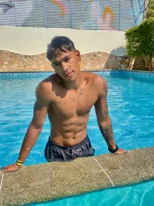 Ryan_and_Aria Public Pic 4