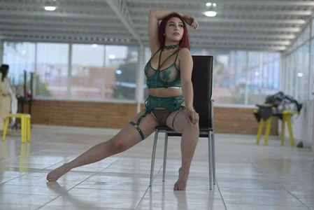 your beautiful redhead girl de Student_of_Bdsm Foto 3