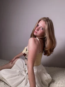 Rose_Wellsss mew 2 Foto 2