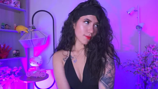 Megan_Starling a beautiful curly girl👩🏻‍🦱🥰 Pic 2