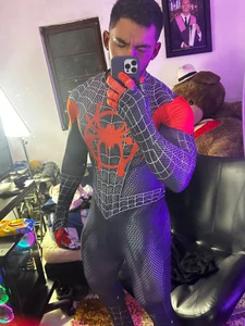 cosplay de romanpearce_  2 Imagens