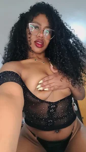 Nahomifoxt Public Foto