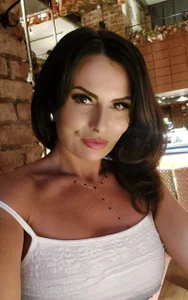 In a restaurant 🍷 od Fitness_muse  3 snímek