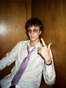 Me de 8goat  4 Imagens