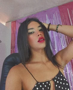 Alahia_Rodriguez flirtatious and sensual Pic