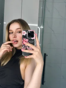 Elisahaps My story today🎀 Poză 2