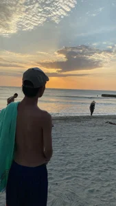 Alan_Madisson Public  2টি ছবি