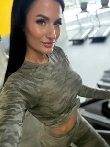 IrisNightshadeGym days with me Bild