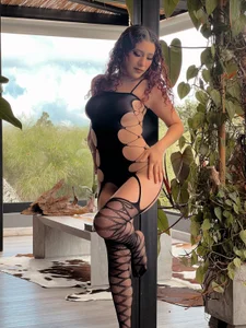 Lexie-red sexy in black 사진 5