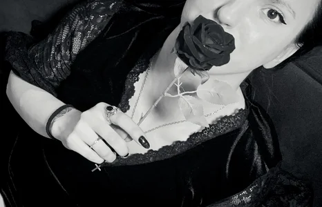 lidel1_ Halloween with Morticia Addams🌹 Pic 3