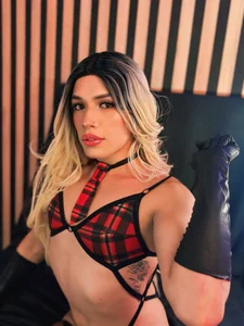 Sasha_TitanX feel the call of seduction Pic 6
