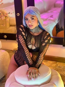 Lovely_celeste Curves that provoke, looks that challenge and an attitude that does not ask permission. There is no Pic 6