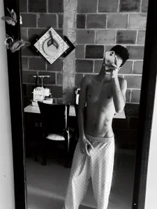 damian_delux 🖤 Pic 3