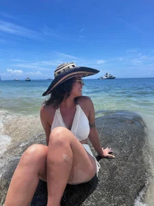 sienna_luxor In the sea slika 3