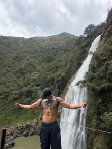 elliot_colton 🍃🍃🍃 Foto 2
