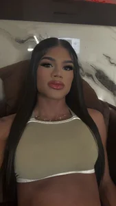 #FeelingMyself #GlamMood #SeeYouLive de Brianna_Hots  2 photos