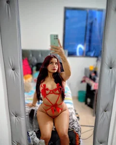 lou_anna Cherry red صورة واحدة|lou_anna Cherry red صورتان|lou_anna Cherry red  3 صور|lou_anna Cherry red  3 صورة