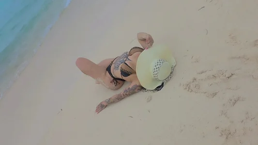 AntonelaNerii Public  5টি ছবি