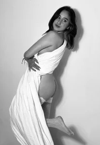 CharlotteStuart black Immagine  5