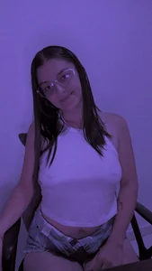 Coralinne__ 💜🤍 รูป  5