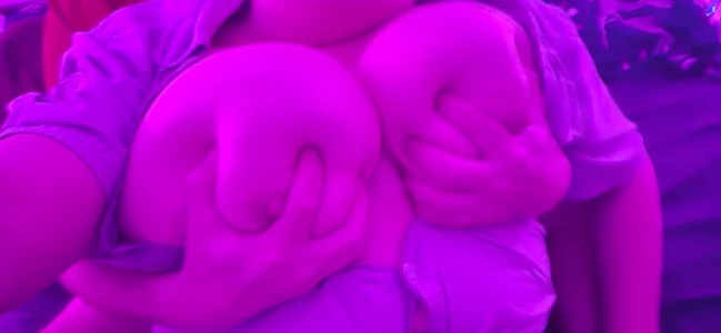 Mid_NightWhisper0's Us Sex Photo 3