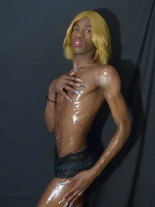 Kendall_Gil Blonde in oil... Foto 4