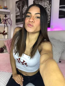 leyah_ 😈 “Angel by day… naughty by night” Pic