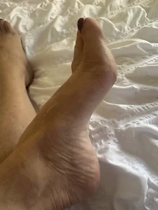 Huskie_Mia_UKのFeetの 4枚の写真