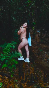 roouse_Pregnant Public Pic 2