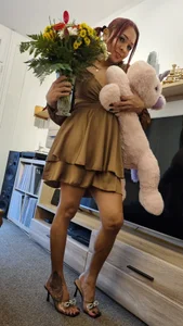 housegirl_bigcock Public Poză 8